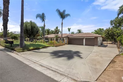 Exterior - 1920 Gratton St, Riverside, CA 92504 photo 2 of 26