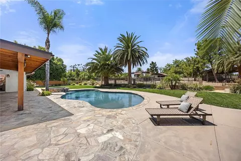 Exterior - 1920 Gratton St, Riverside, CA 92504 photo 9 of 26