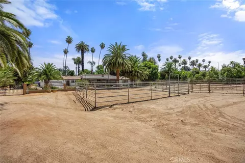 Exterior - 1920 Gratton St, Riverside, CA 92504 photo 19 of 26