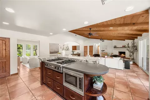 Kitchen - 1920 Gratton St, Riverside, CA 92504 photo 4 of 6