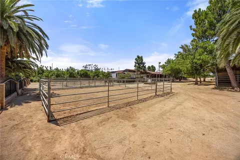 Exterior - 1920 Gratton St, Riverside, CA 92504 photo 16 of 26