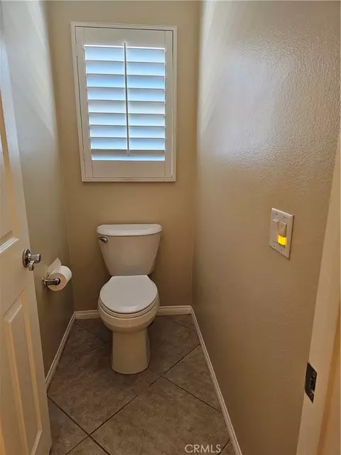 Bath - 84499 Onda, Indio, CA 92203 photo 5 of 7
