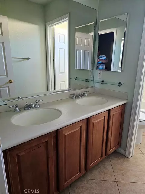 Bath - 84499 Onda, Indio, CA 92203 photo 6 of 7