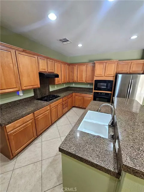 Kitchen - 84499 Onda, Indio, CA 92203 photo 7 of 8