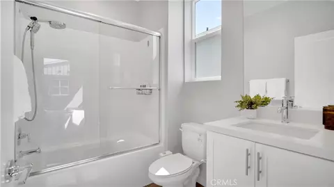 Bath - 100 Tenor, Irvine, CA 92618 photo 2 of 4