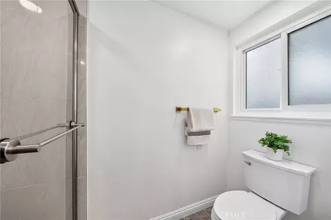 Bath - 2217 Serrano Pl, Fullerton, CA 92833 photo 3 of 7