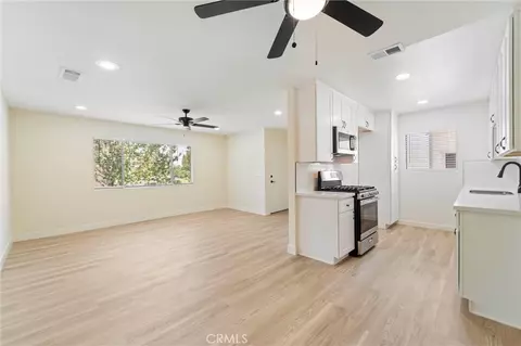 1382 Via Santiago #D, Corona, CA 92882