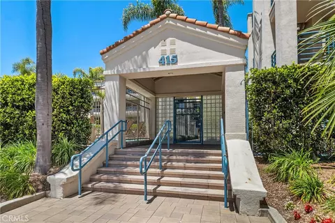 415 Townsquare Ln #308, Huntington Beach, CA 92648