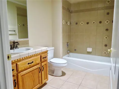 Bath - 7445 El Mnr, Hesperia, CA 92344 photo 5 of 7