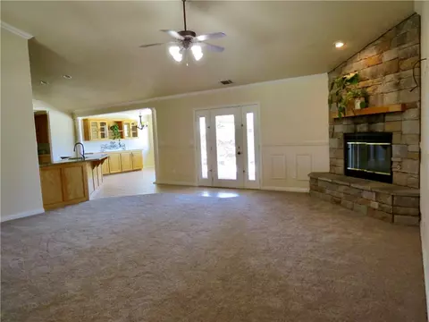 Living - 7445 El Mnr, Hesperia, CA 92344 photo 1 of 8