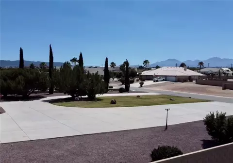 View/Area - 7445 El Mnr, Hesperia, CA 92344 photo 4 of 4