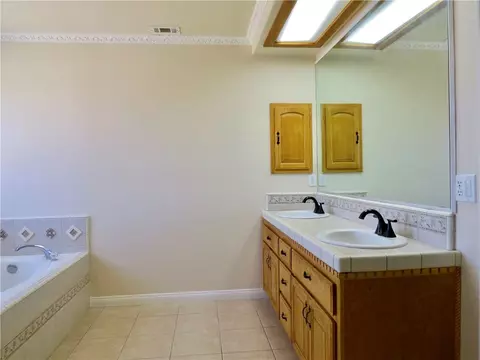 Bath - 7445 El Mnr, Hesperia, CA 92344 photo 7 of 7
