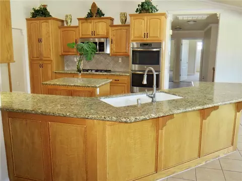 Kitchen - 7445 El Mnr, Hesperia, CA 92344 photo 7 of 7