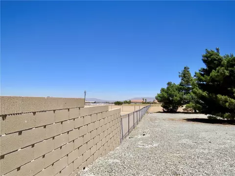 Exterior - 7445 El Mnr, Hesperia, CA 92344 photo 10 of 18