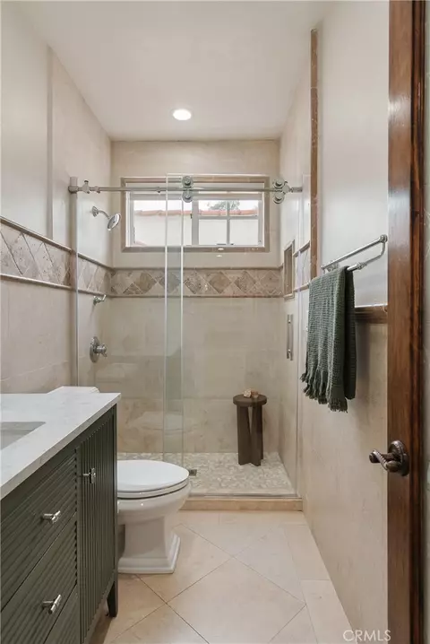 Bath - 839 E 37th, Long Beach, CA 90807 photo 3 of 9