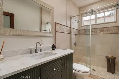 Bath - 839 E 37th, Long Beach, CA 90807 photo 4 of 9