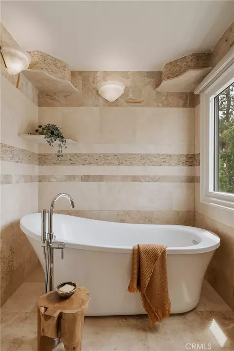 Bath - 839 E 37th, Long Beach, CA 90807 photo 7 of 9