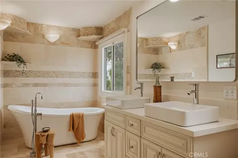 Bath - 839 E 37th, Long Beach, CA 90807 photo 6 of 9