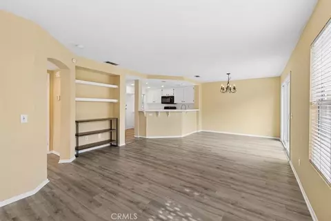 Living - 975 Solano, Corona, CA 92882 photo 7 of 9