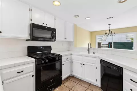 Kitchen - 975 Solano, Corona, CA 92882 photo 3 of 3