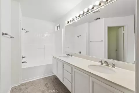 Bath - 975 Solano, Corona, CA 92882 photo 2 of 4