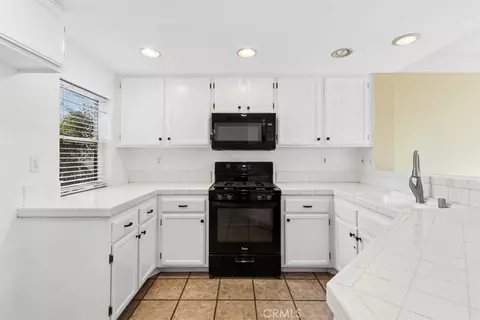 Kitchen - 975 Solano, Corona, CA 92882 photo 2 of 3