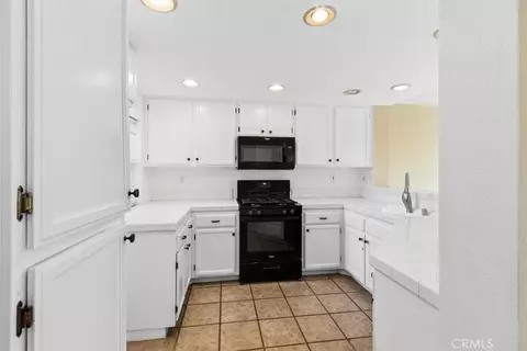 Kitchen - 975 Solano, Corona, CA 92882 photo 1 of 3