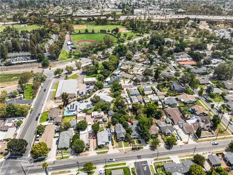 View/Area - 360 E La Veta, Orange, CA 92866 photo 10 of 15