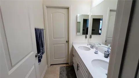 Bath - 5757 Marabe, Riverside, CA 92505 photo 1 of 1