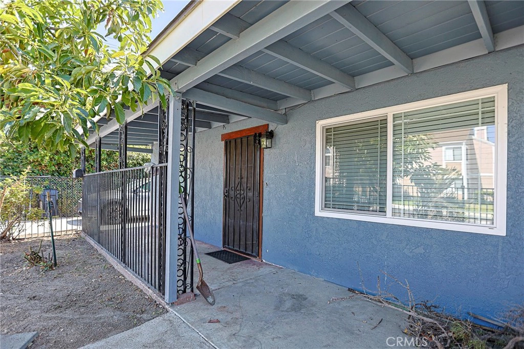 Exterior - 13861 Pine St, Westminster, CA 92683 photo 8 of 16