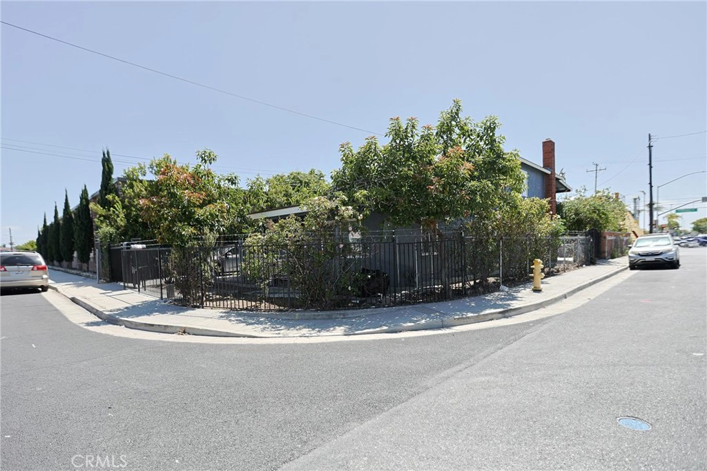 Exterior - 13861 Pine St, Westminster, CA 92683 photo 1 of 16