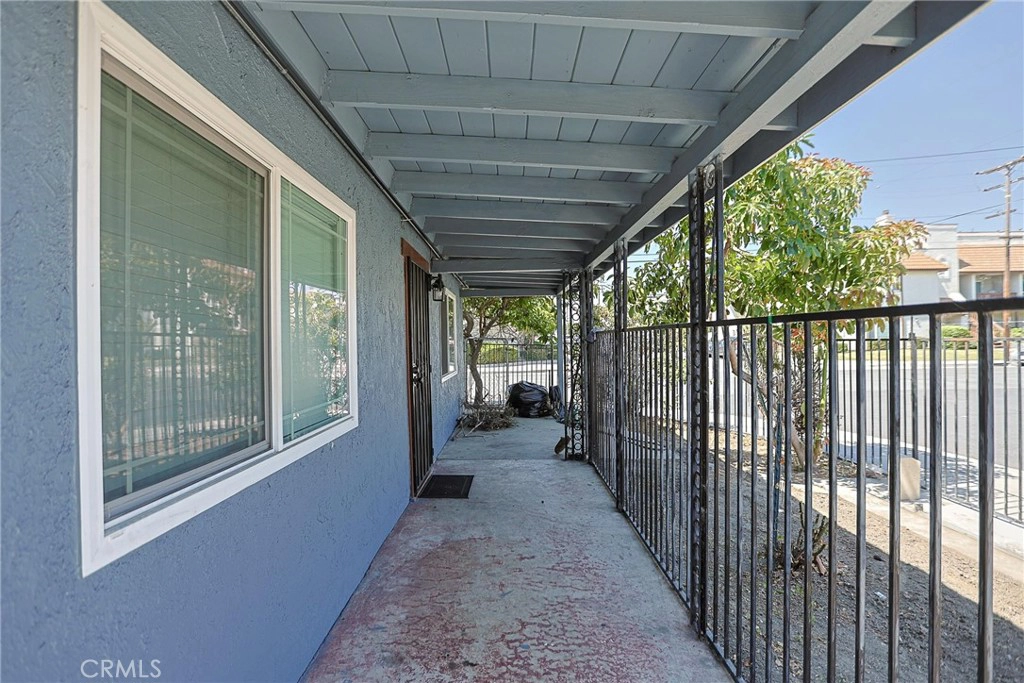 Exterior - 13861 Pine St, Westminster, CA 92683 photo 10 of 16