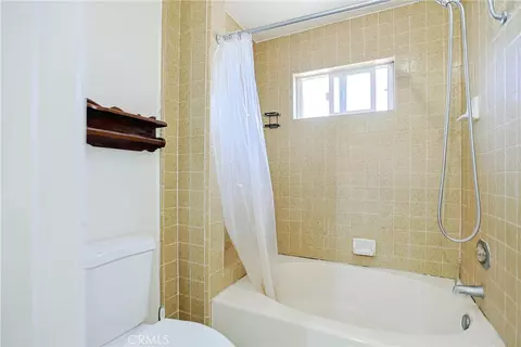 Bath - 13861 Pine St, Westminster, CA 92683 photo 4 of 8