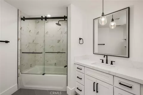 Bath - 402 Rockefeller #315, Irvine, CA 92612 photo 1 of 6