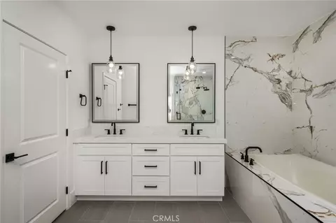 Bath - 402 Rockefeller #315, Irvine, CA 92612 photo 4 of 6