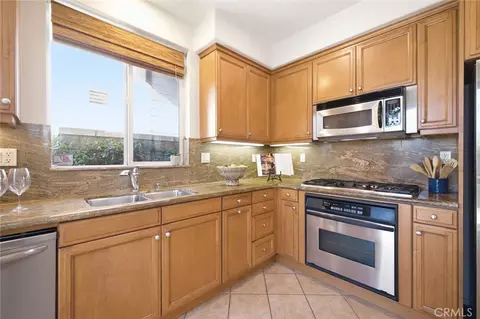 Kitchen - 49 Trade Wind, Tustin, CA 92782 photo 2 of 3