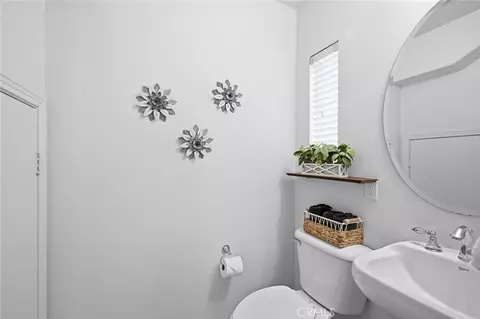 Bath - 49 Trade Wind, Tustin, CA 92782 photo 2 of 3