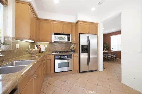 Kitchen - 49 Trade Wind, Tustin, CA 92782 photo 3 of 3