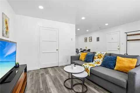 Living - 1036 E 2nd St #11, Long Beach, CA 90802 photo 1 of 4