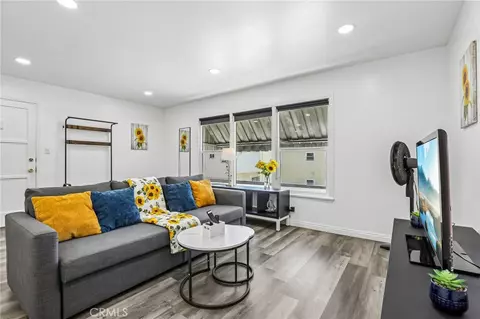 Living - 1036 E 2nd St #11, Long Beach, CA 90802 photo 3 of 4