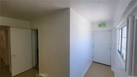 Entry Way - 341 Bonito Ave, Long Beach, CA 90802 photo 3 of 4