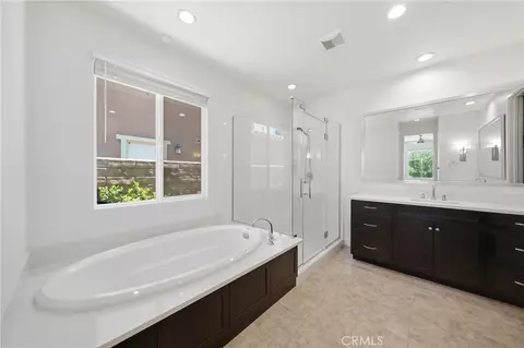Bath - 2829 Alamitos Rd, Brea, CA 92821 photo 3 of 8