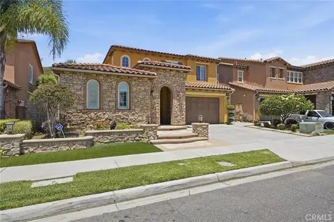 Exterior - 2829 Alamitos Rd, Brea, CA 92821 photo 7 of 8