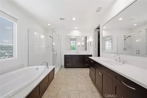 Bath - 2829 Alamitos Rd, Brea, CA 92821 photo 2 of 8