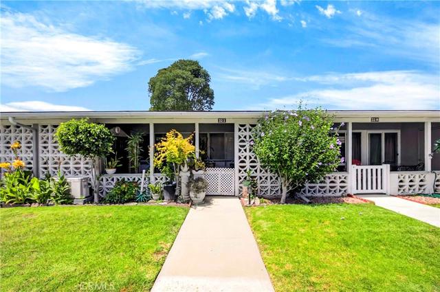 13730 Annandale Dr #32-I, Seal Beach, CA 90740