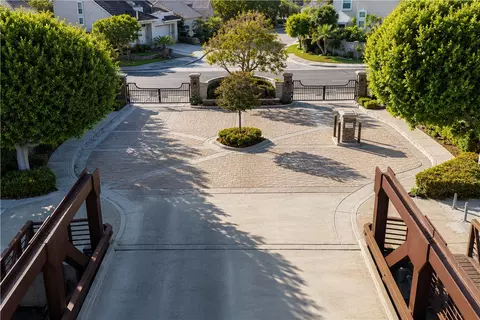 View/Area - 1602 E Autumnridge Ct, Orange, CA 92866 photo 1 of 7