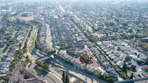 View/Area - 1602 E Autumnridge Ct, Orange, CA 92866 photo 6 of 7