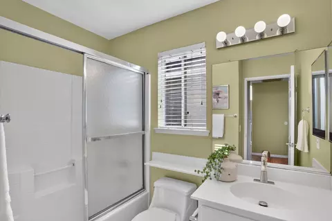 Bath - 1602 E Autumnridge Ct, Orange, CA 92866 photo 1 of 2