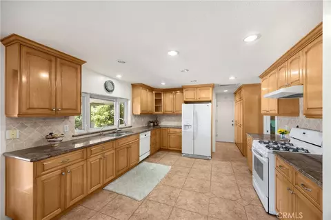 Kitchen - 1289 Wardman, Brea, CA 92821 photo 2 of 5