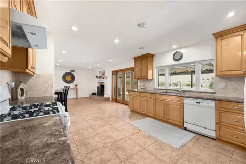 Kitchen - 1289 Wardman, Brea, CA 92821 photo 5 of 5